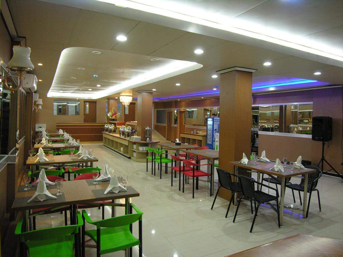 Hotel Delima Банджермасин Екстериор снимка